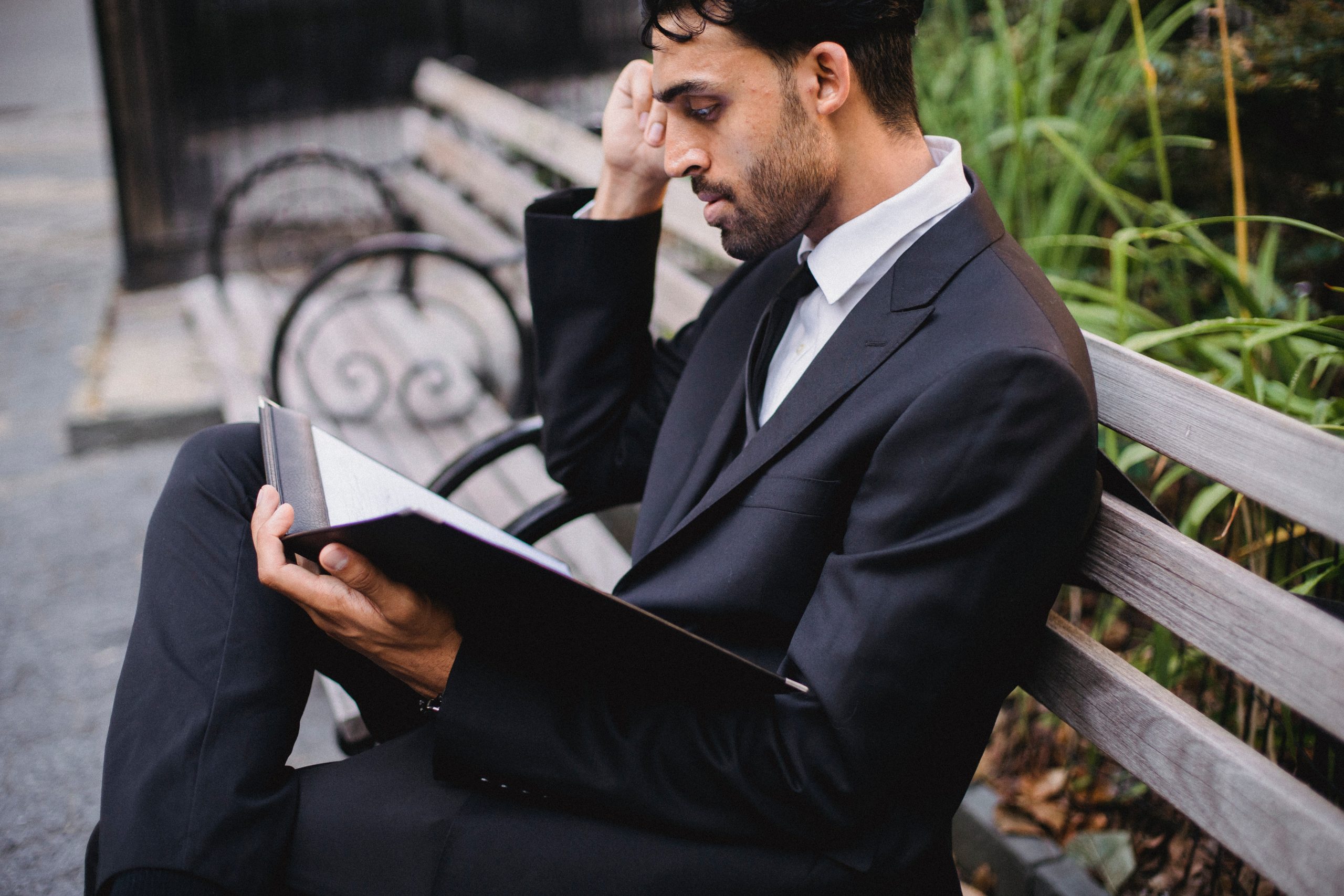 Elegant attire for a job interview – what should a man wear?