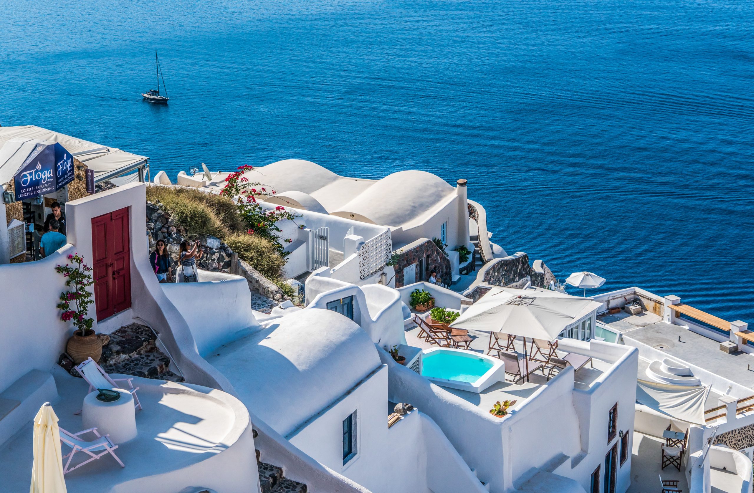 Luxury vacations in Santorini – what is worth seeing?