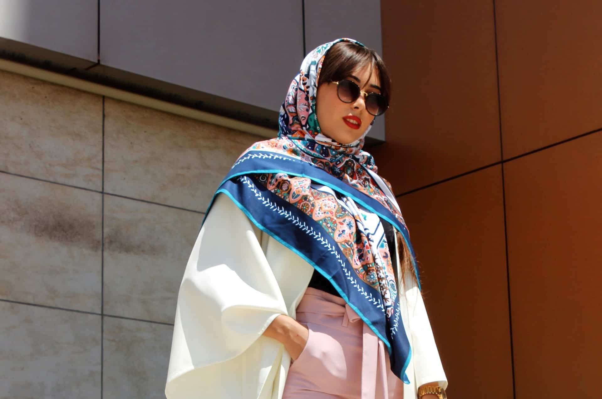 Stylish scarves and shawls – what to wrap up with on colder days?