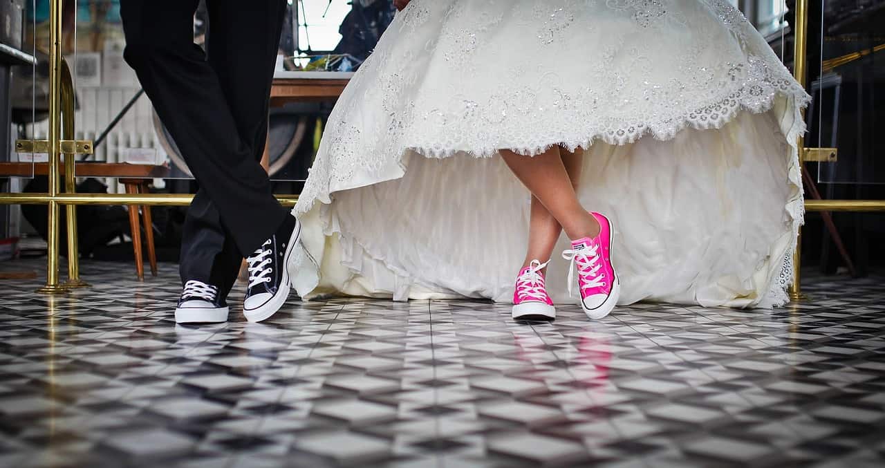 The Guide to Choosing the Perfect DJ Service for Your Wedding